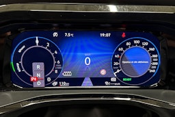 met. musta Volkswagen Multivan 2023 kuva 21.