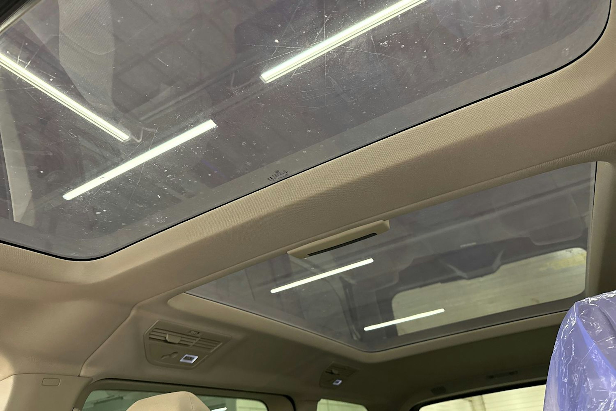 met. musta Volkswagen Multivan 2023 kuva 24.