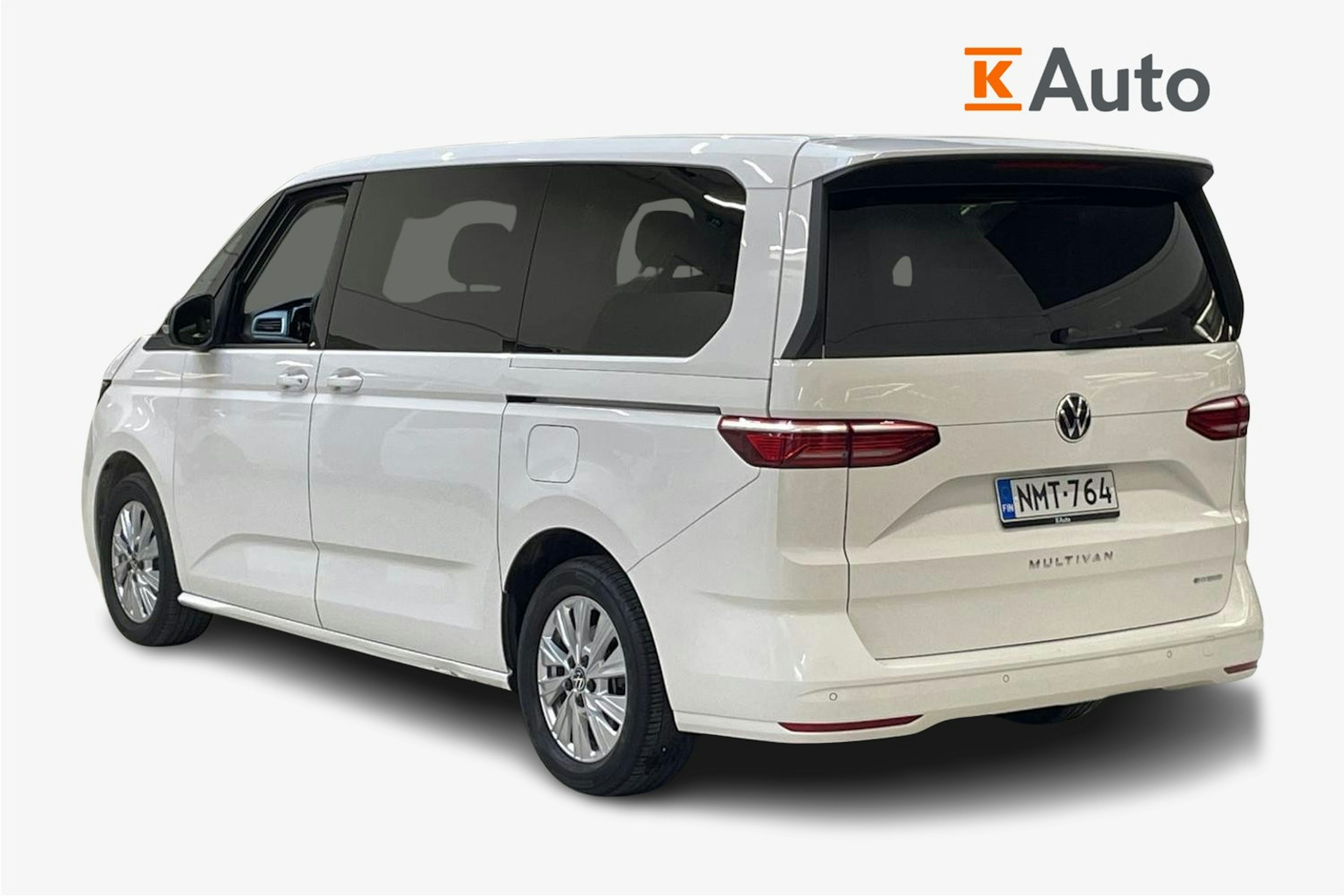 valkoinen Volkswagen Multivan 2023 kuva 2.