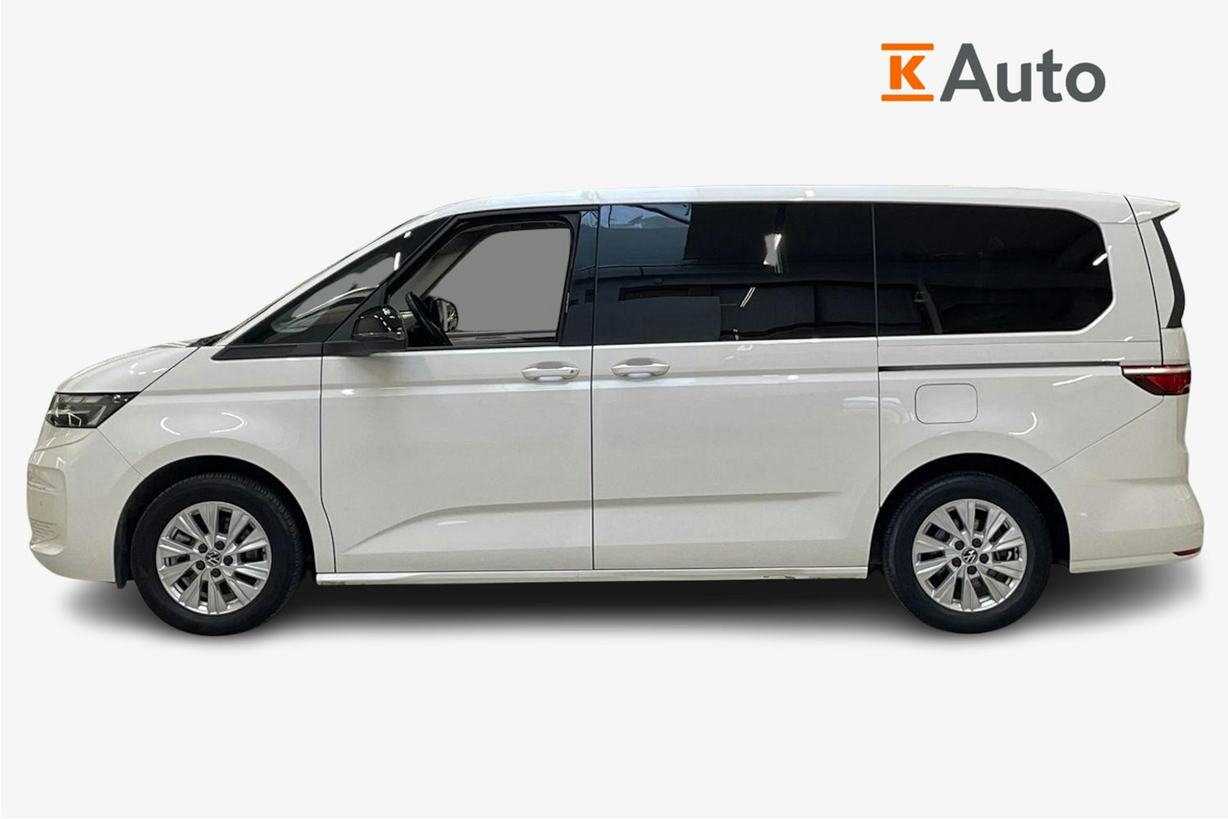 valkoinen Volkswagen Multivan 2023 kuva 5.