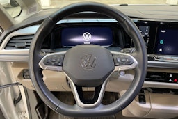 valkoinen Volkswagen Multivan 2023 kuva 14.