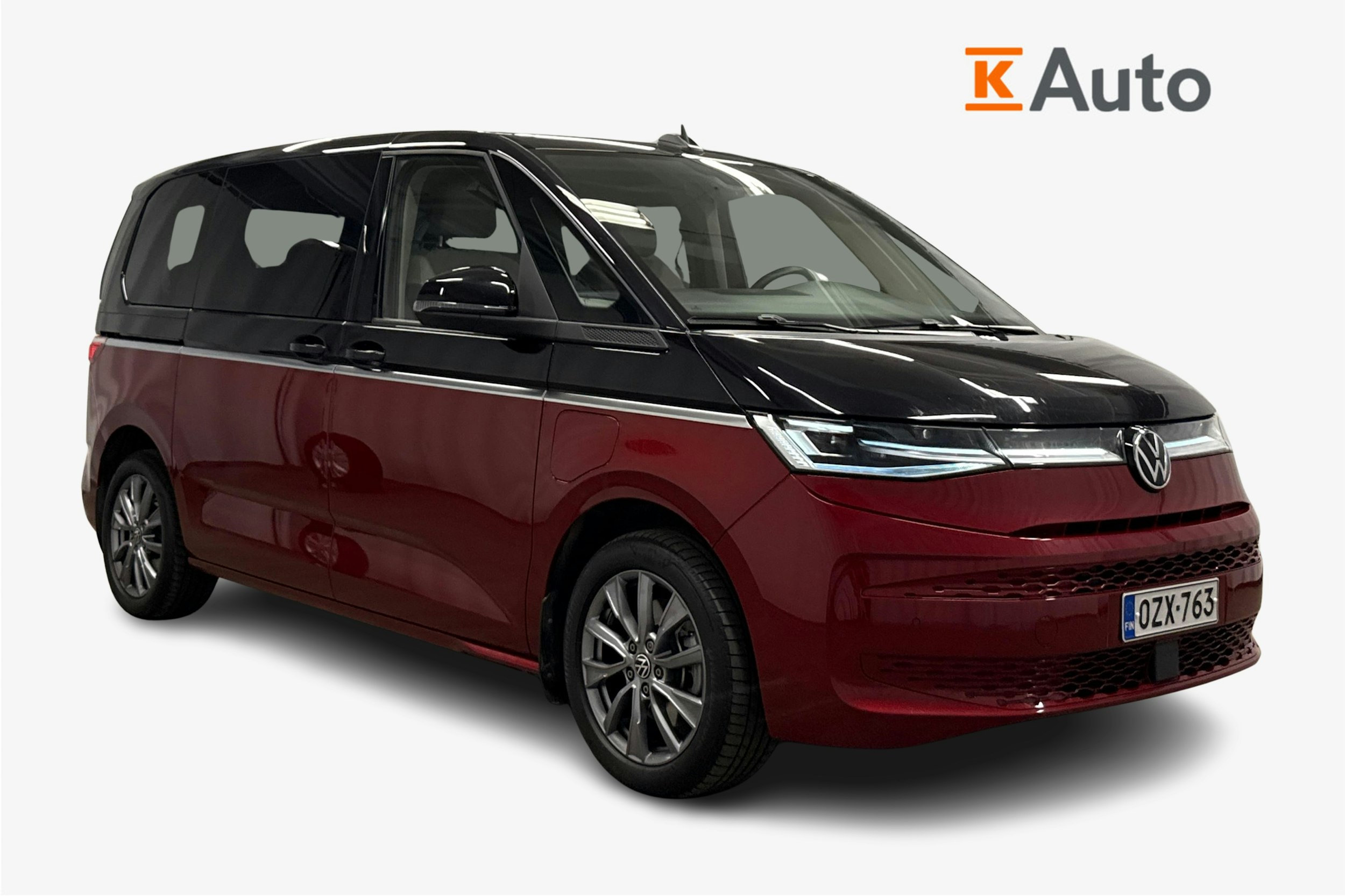 musta Volkswagen Multivan 2023 kuva 1.