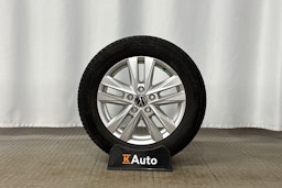 musta Volkswagen Multivan 2023 kuva 13.