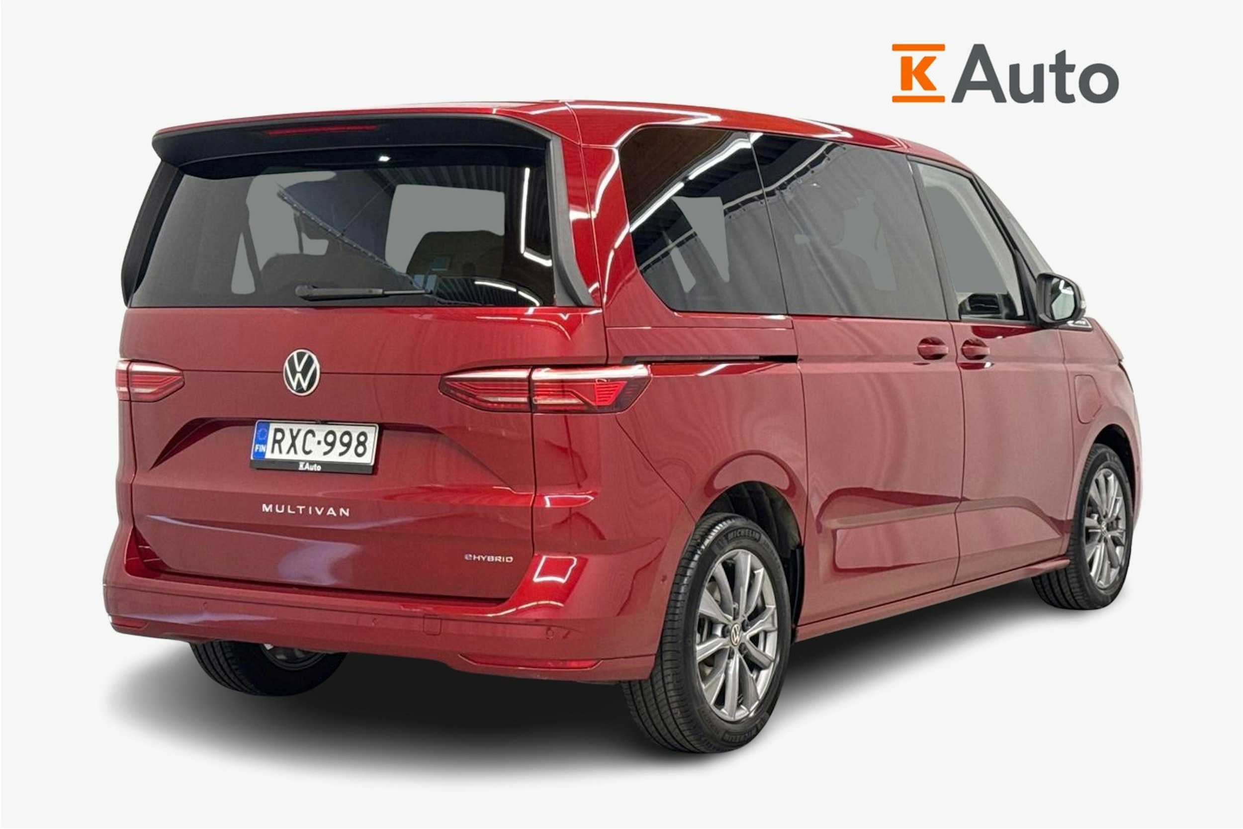 punainen Volkswagen Multivan 2023 kuva 2.