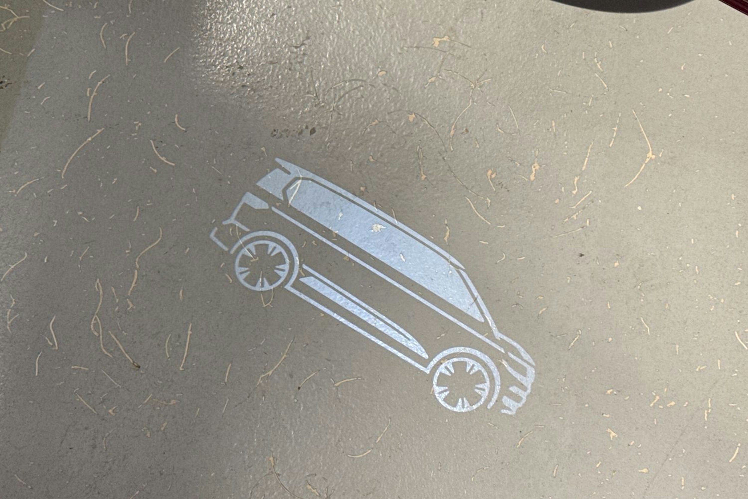 punainen Volkswagen Multivan 2023 kuva 34.