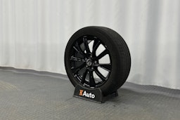 harmaa Volkswagen Multivan 2023 kuva 13.