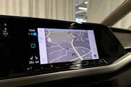 harmaa Volkswagen Multivan 2023 kuva 19.