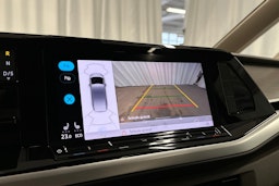 harmaa Volkswagen Multivan 2023 kuva 20.