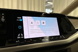 harmaa Volkswagen Multivan 2023 kuva 21.