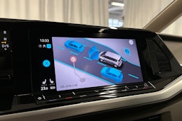 harmaa Volkswagen Multivan 2023 kuva 23.