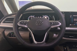 musta Volkswagen Multivan 2025 kuva 15.