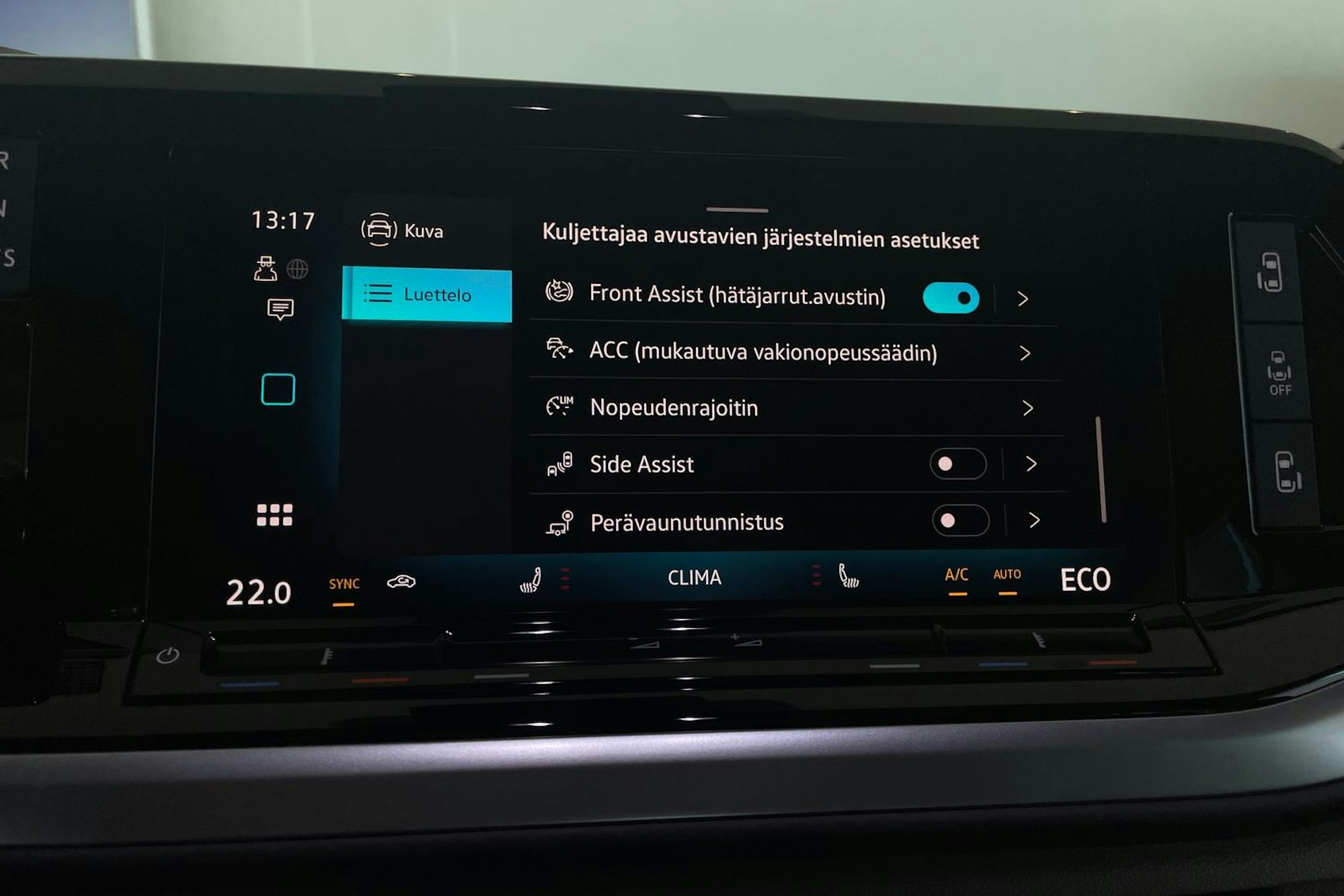musta Volkswagen Multivan 2025 kuva 18.