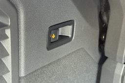 harmaa Volkswagen Multivan 2025 kuva 14.