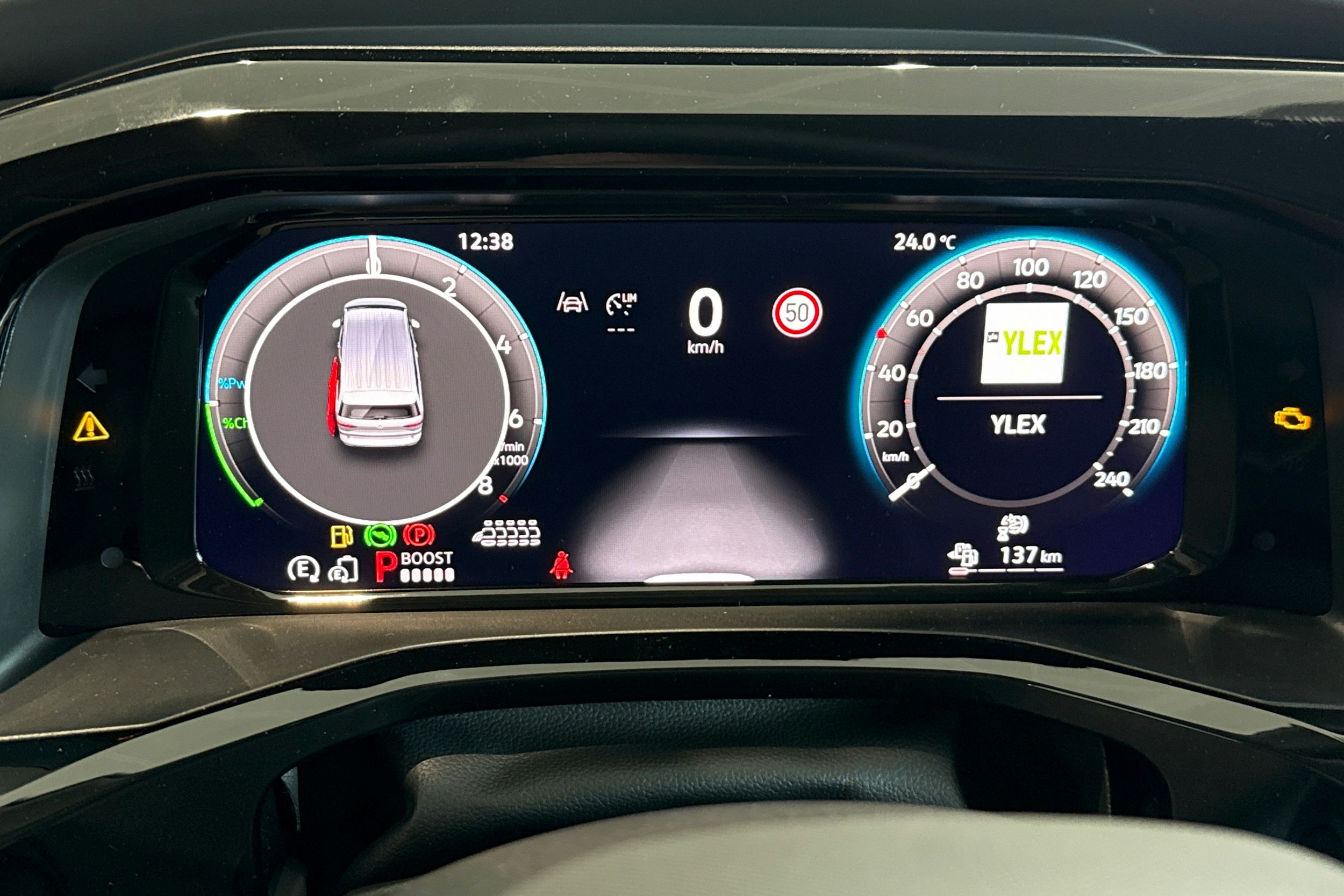 harmaa Volkswagen Multivan 2025 kuva 20.