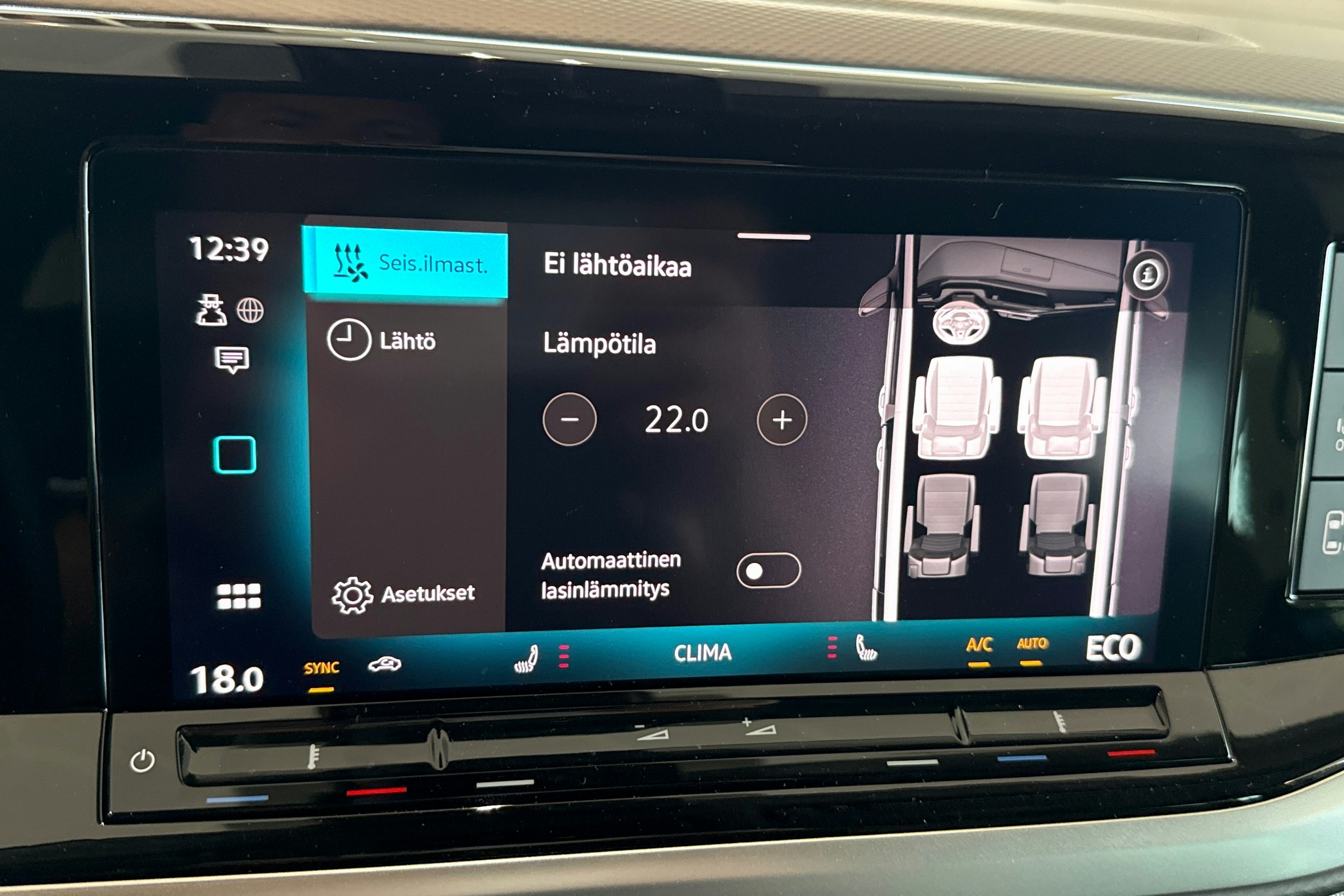 harmaa Volkswagen Multivan 2025 kuva 28.