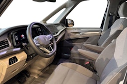 musta Volkswagen Multivan 2025 kuva 8.