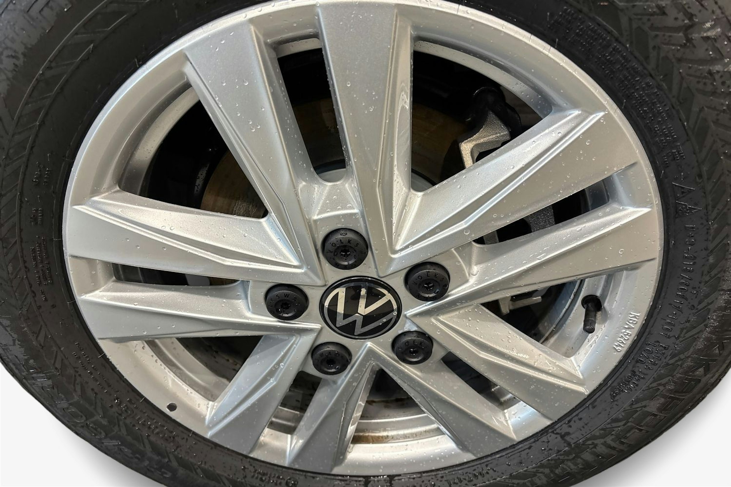 musta Volkswagen Multivan 2025 kuva 12.