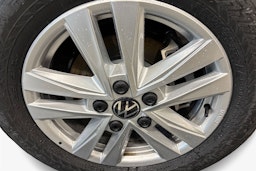 musta Volkswagen Multivan 2025 kuva 12.