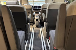 musta Volkswagen Multivan 2025 kuva 14.