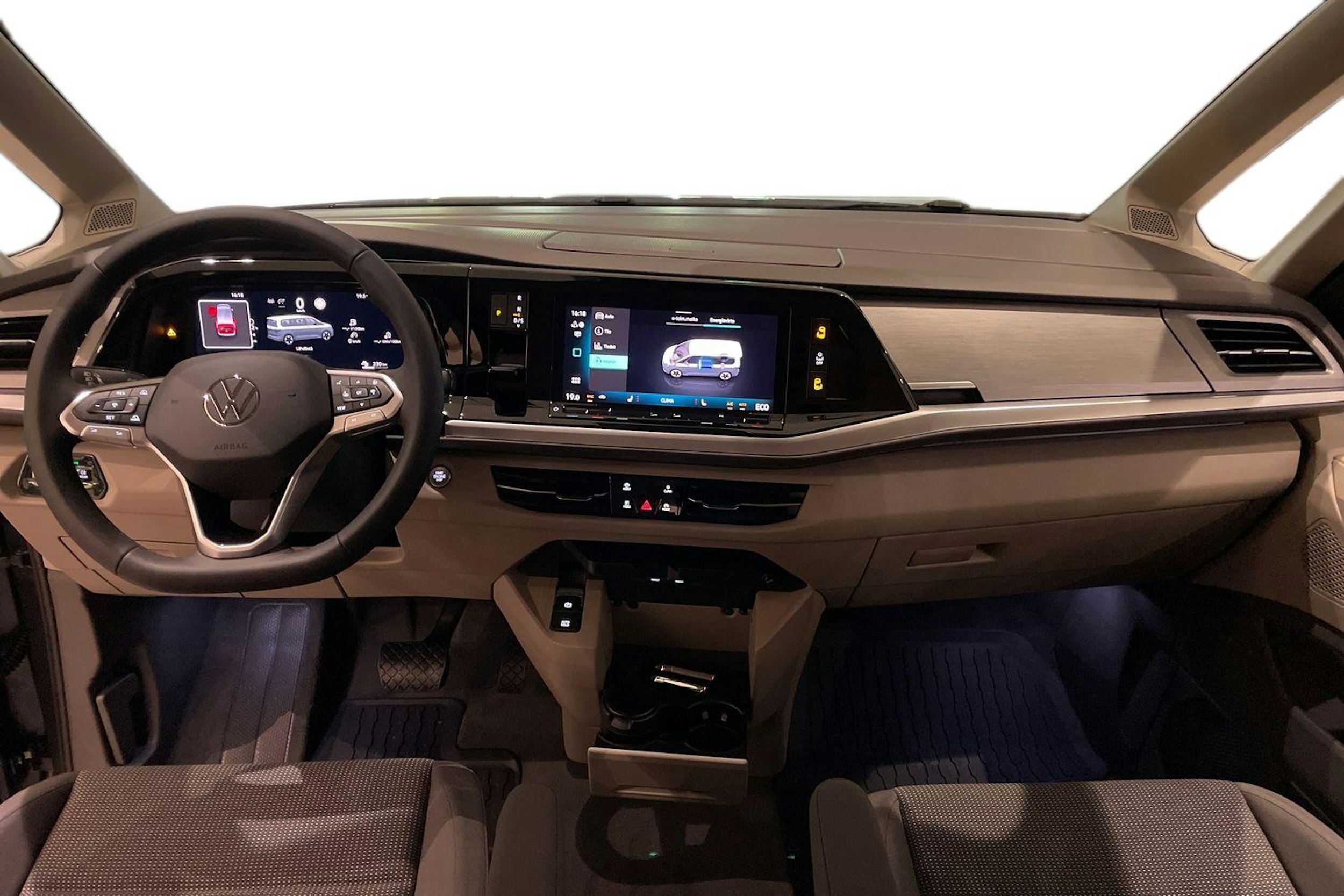 harmaa Volkswagen Multivan 2025 kuva 9.