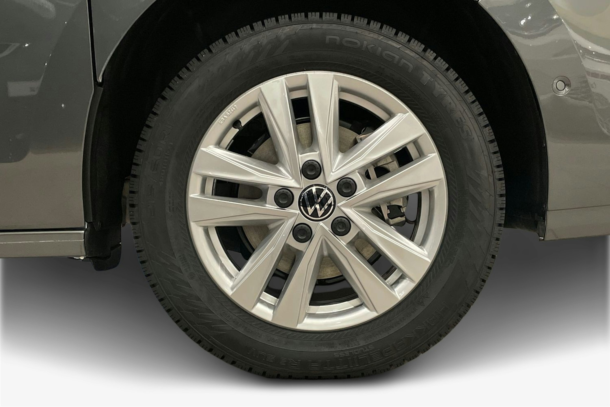 harmaa Volkswagen Multivan 2025 kuva 12.