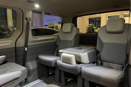 harmaa Volkswagen Multivan 2025 kuva 13.