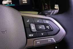 harmaa Volkswagen Multivan 2025 kuva 21.