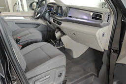 musta Volkswagen Multivan 2025 kuva 17.