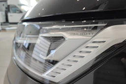 musta Volkswagen Multivan 2025 kuva 18.