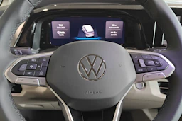 musta Volkswagen Multivan 2025 kuva 20.
