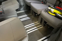 met. harmaa Volkswagen Multivan 2025 kuva 14.