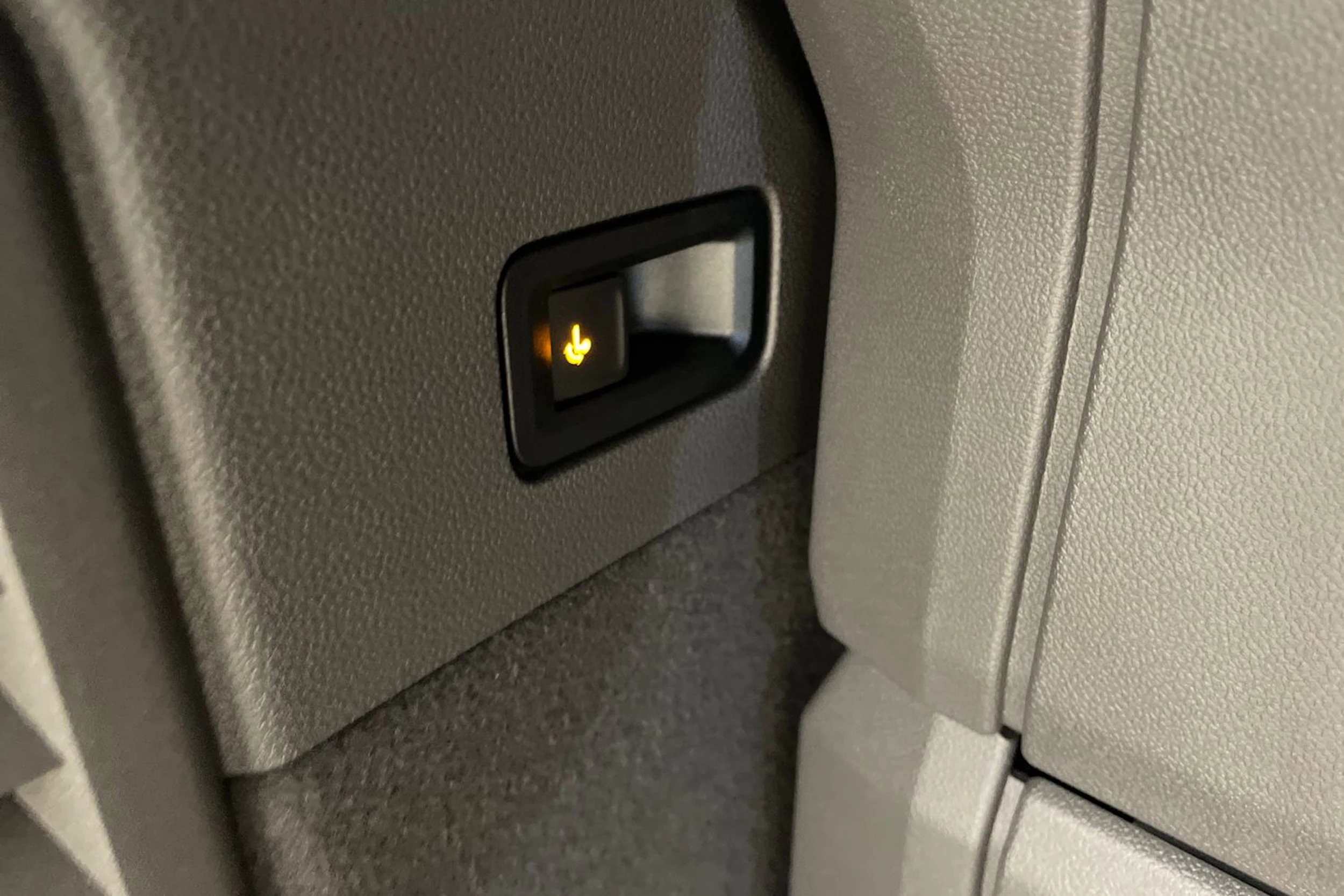 met. harmaa Volkswagen Multivan 2025 kuva 19.