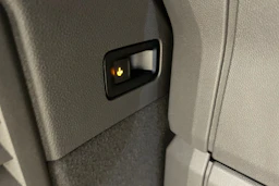 met. harmaa Volkswagen Multivan 2025 kuva 19.