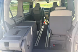 musta Volkswagen Multivan 2025 kuva 16.
