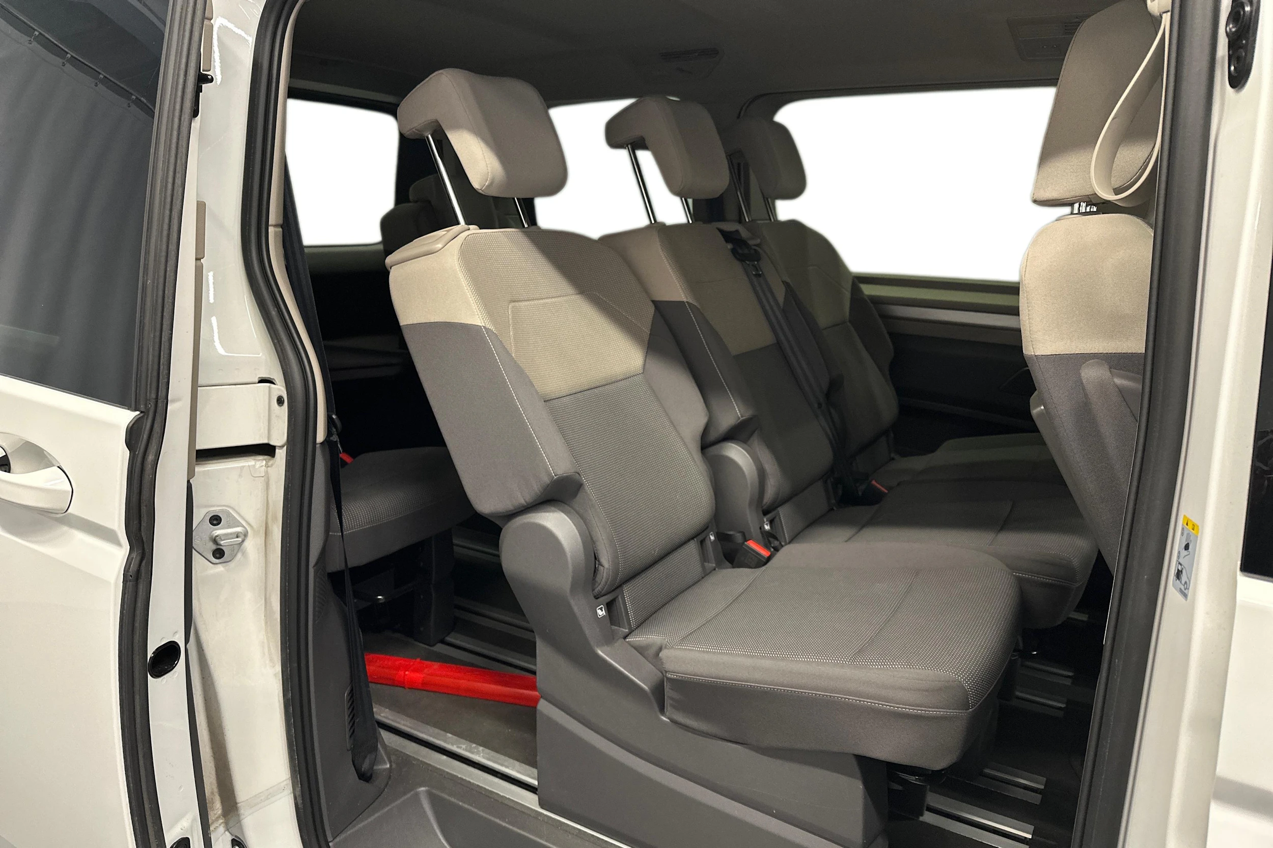 met. valkoinen Volkswagen Multivan 2025 kuva 11.