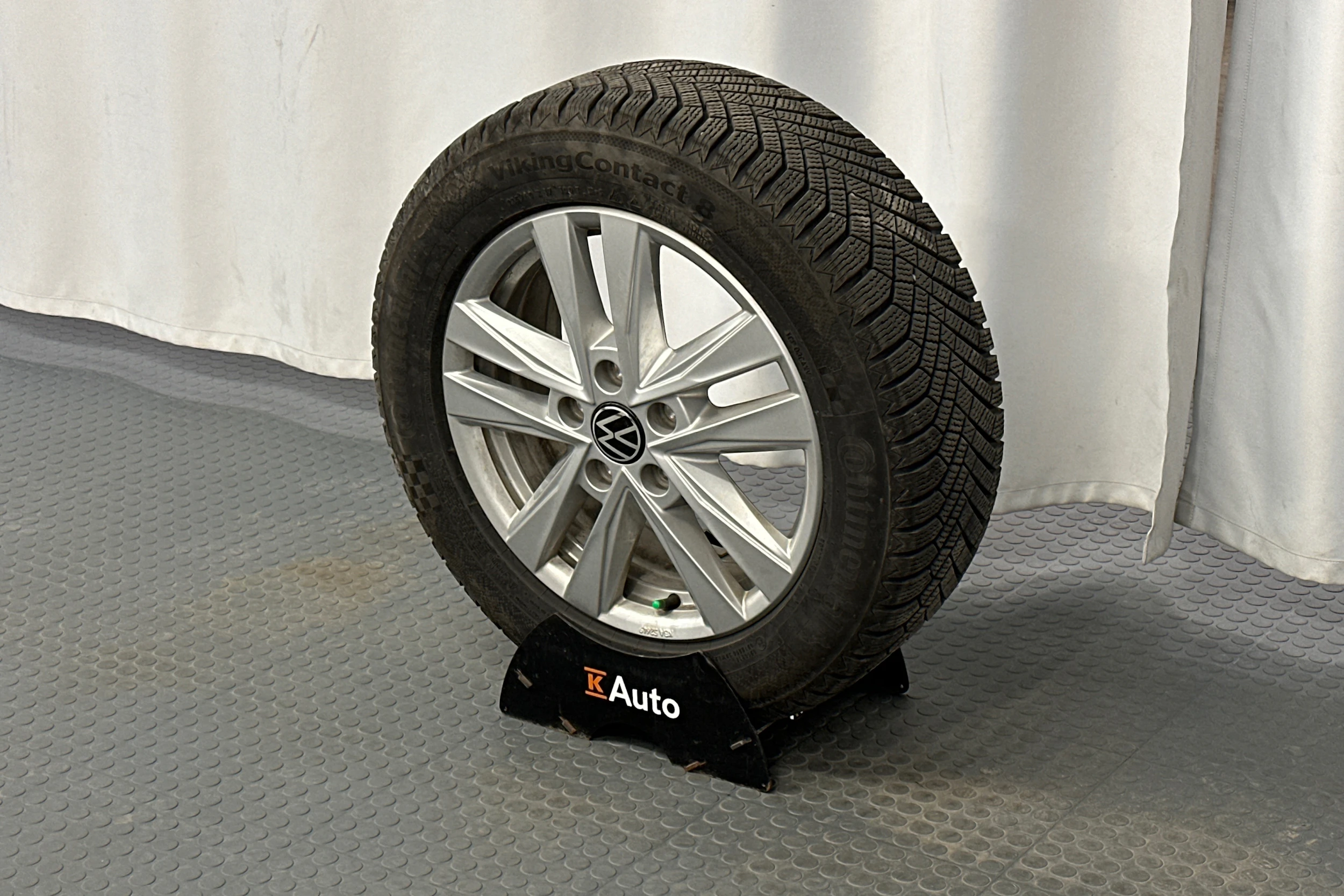 met. valkoinen Volkswagen Multivan 2025 kuva 13.