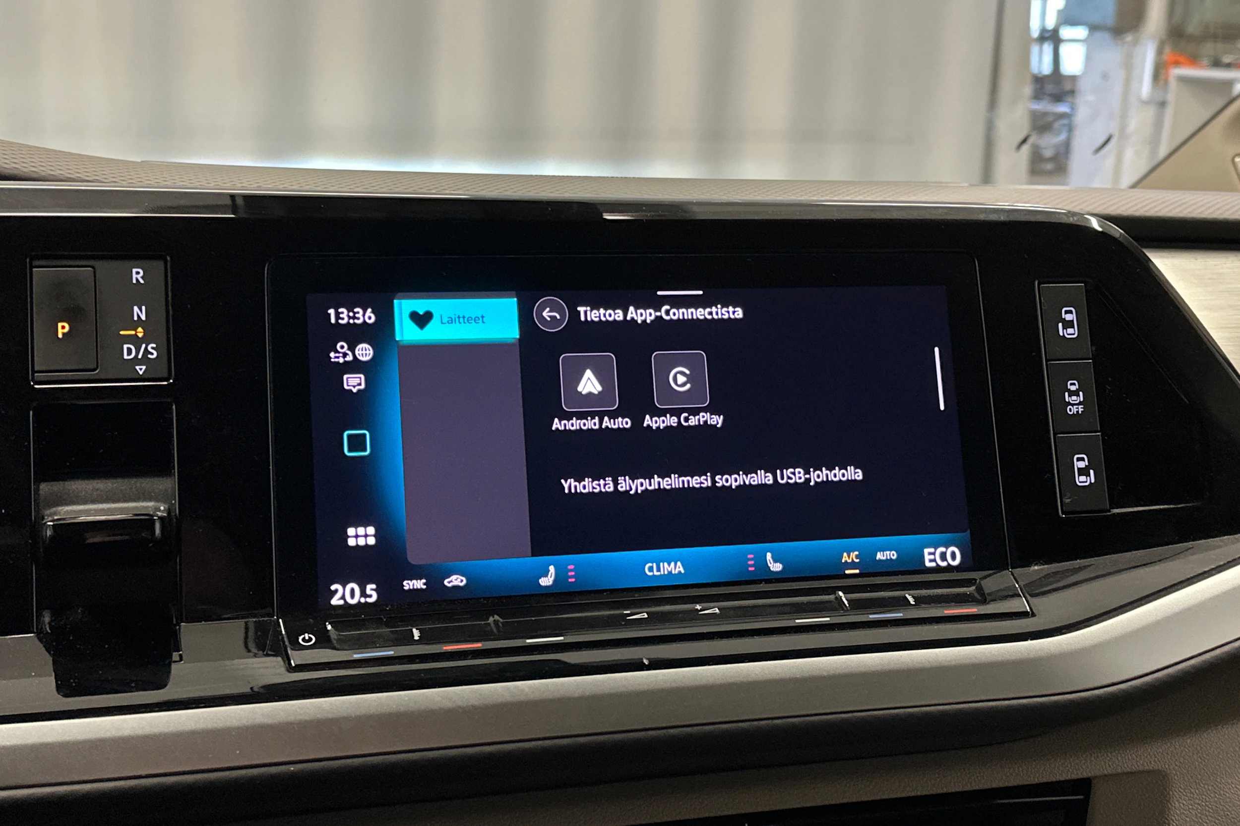 met. valkoinen Volkswagen Multivan 2025 kuva 29.