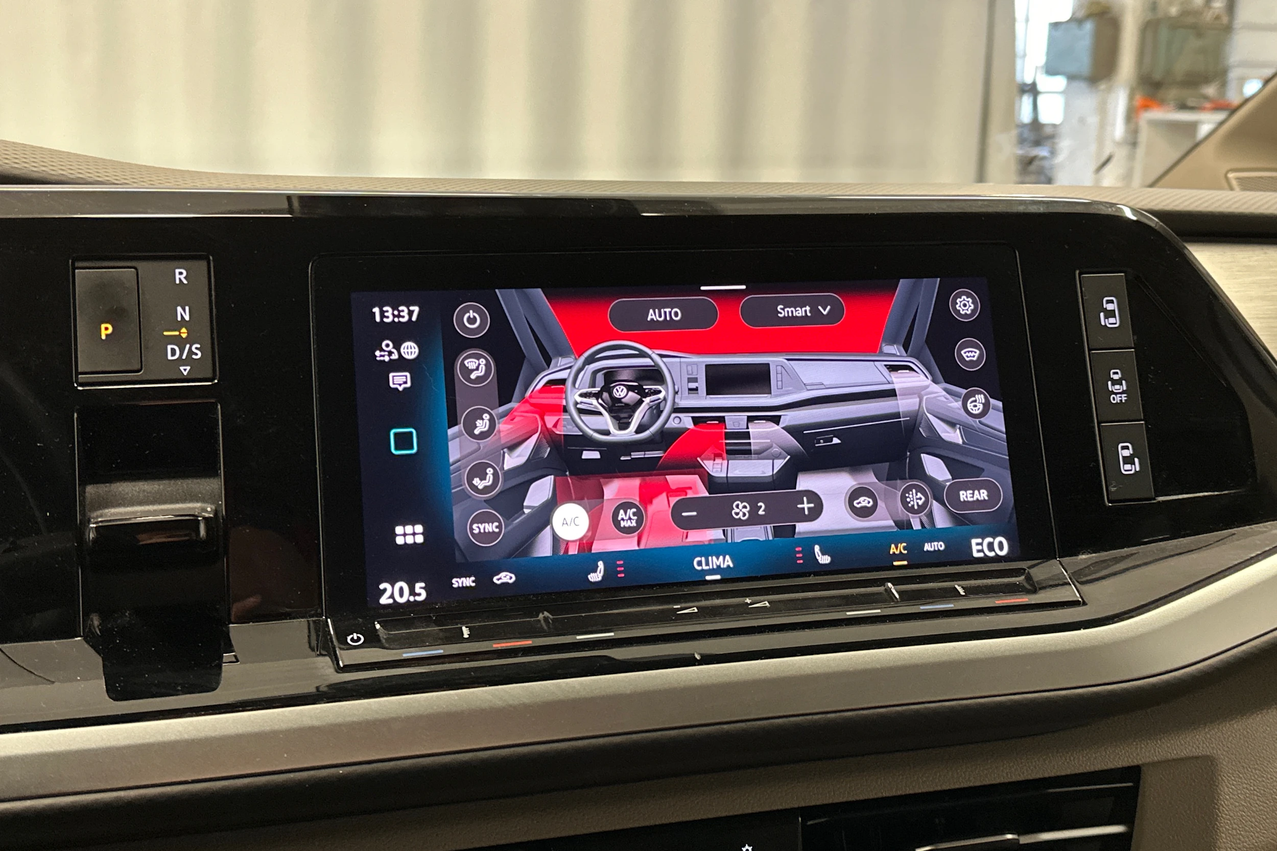 met. valkoinen Volkswagen Multivan 2025 kuva 30.