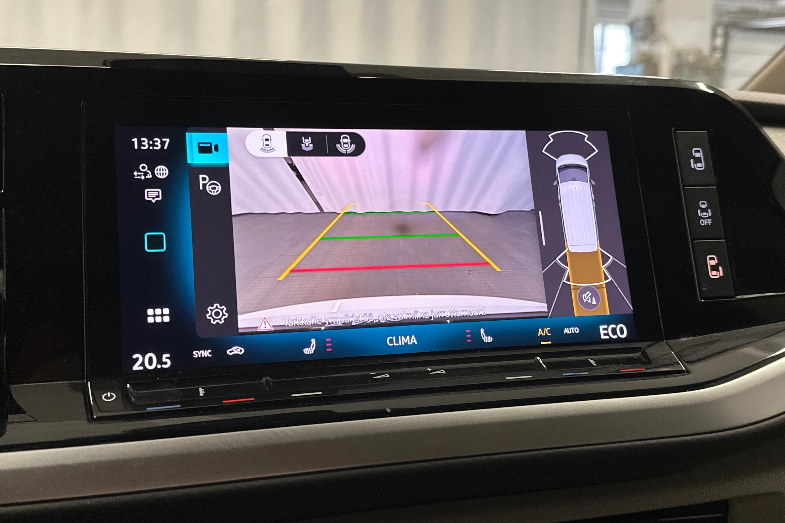 met. valkoinen Volkswagen Multivan 2025 kuva 31.