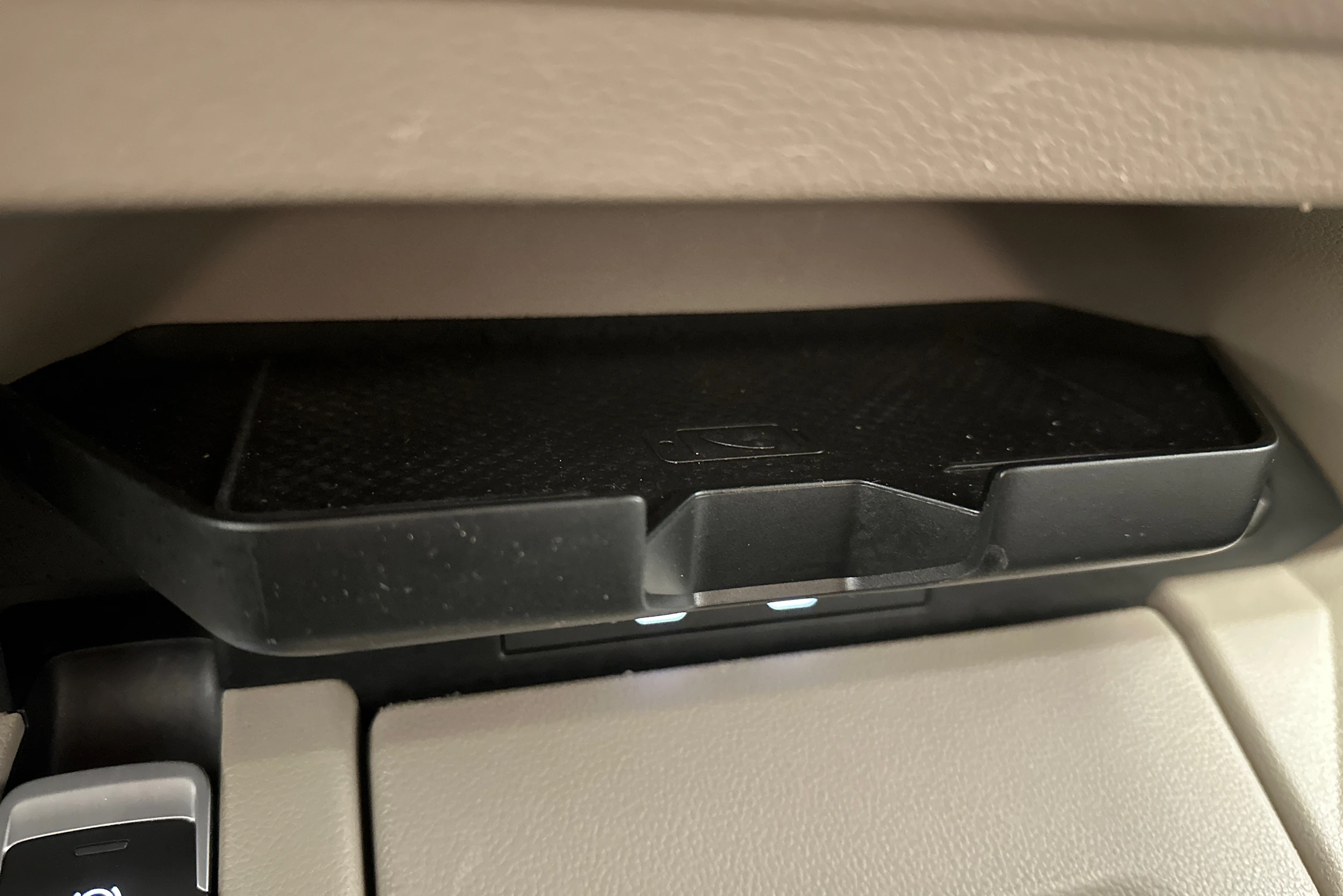 met. valkoinen Volkswagen Multivan 2025 kuva 32.