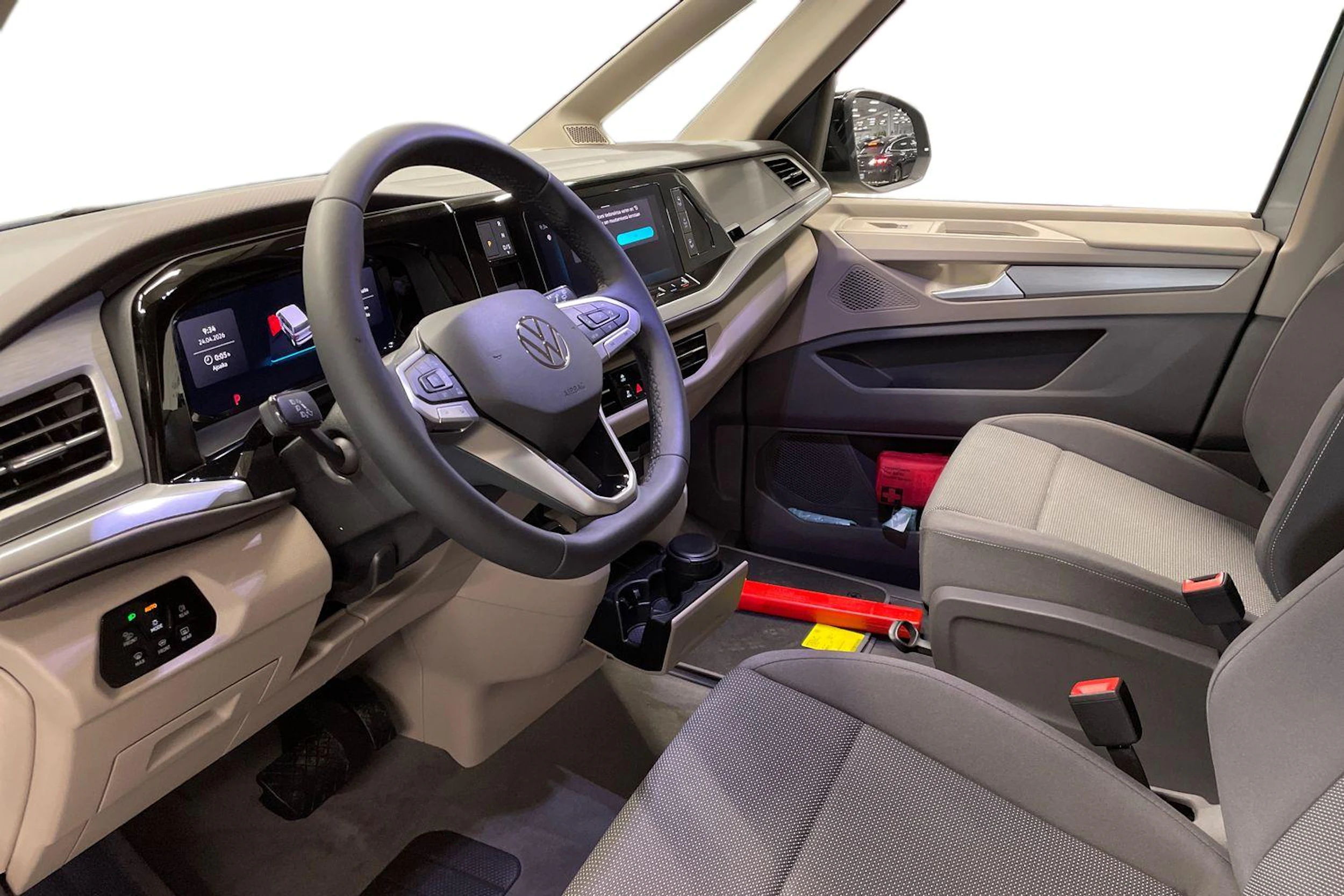 met. harmaa Volkswagen Multivan 2025 kuva 6.