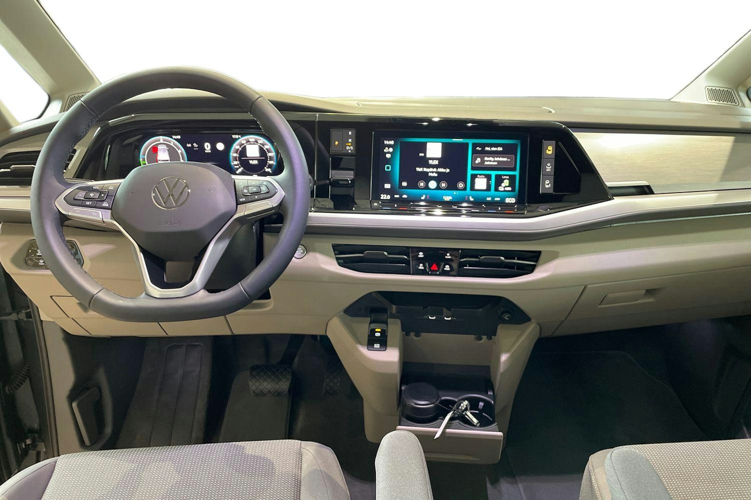 met. harmaa Volkswagen Multivan 2025 kuva 9.