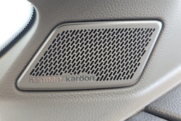 met. musta Volkswagen Multivan 2025 kuva 13.