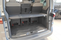 Harmaa Volkswagen Multivan 2025 kuva 17.