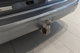 Harmaa Volkswagen Multivan 2025 kuva 19.