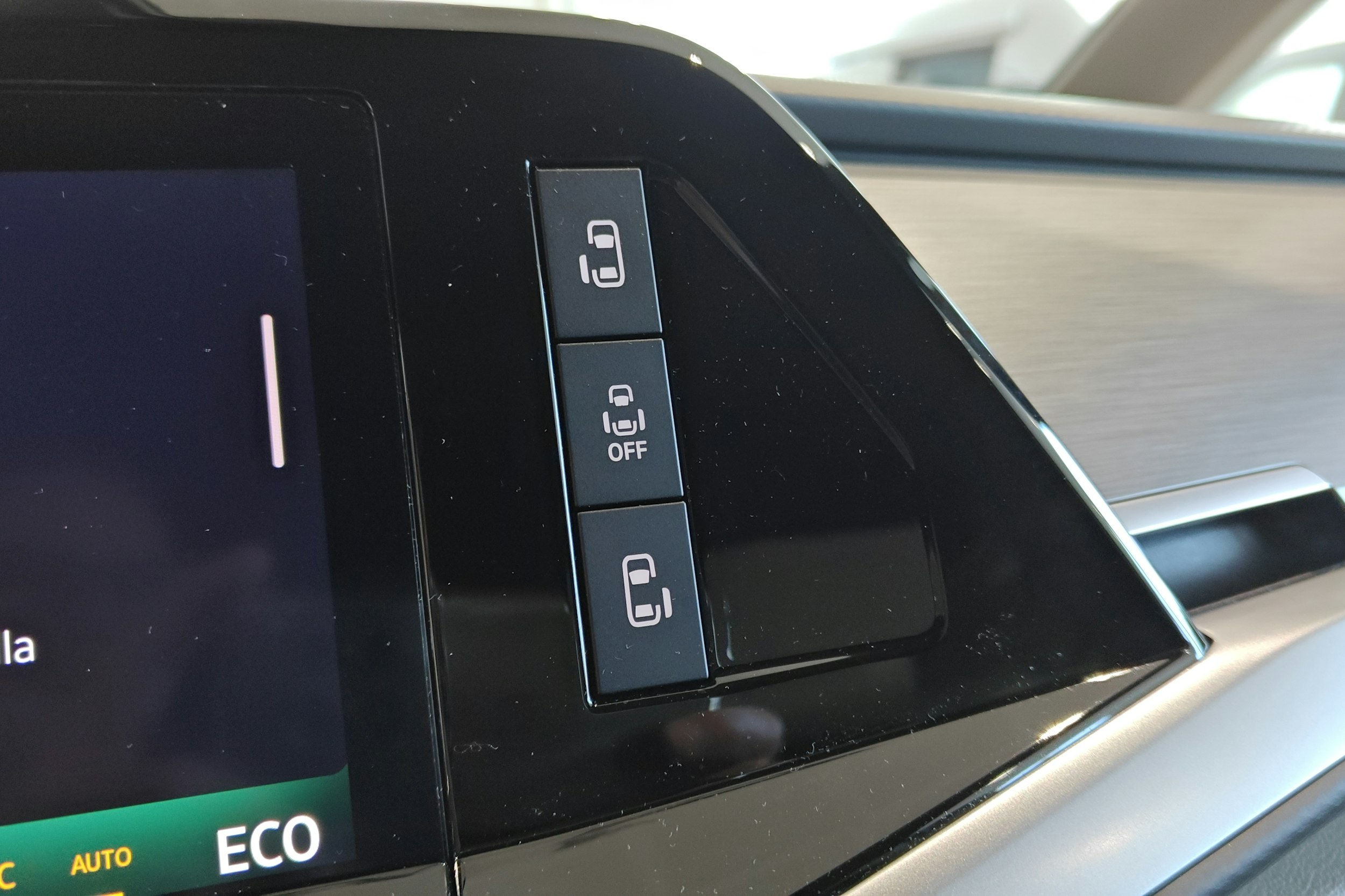 Harmaa Volkswagen Multivan 2025 kuva 31.