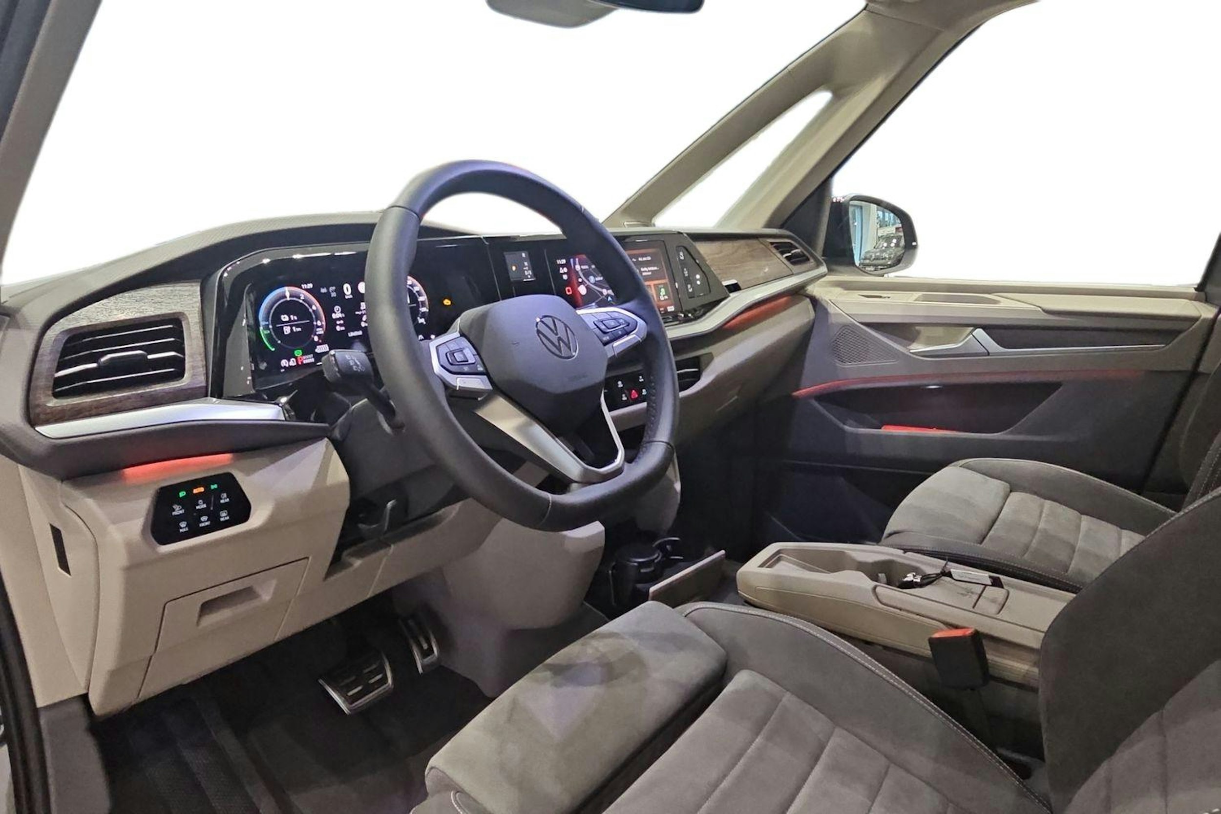 met. harmaa Volkswagen Multivan 2026 kuva 6.