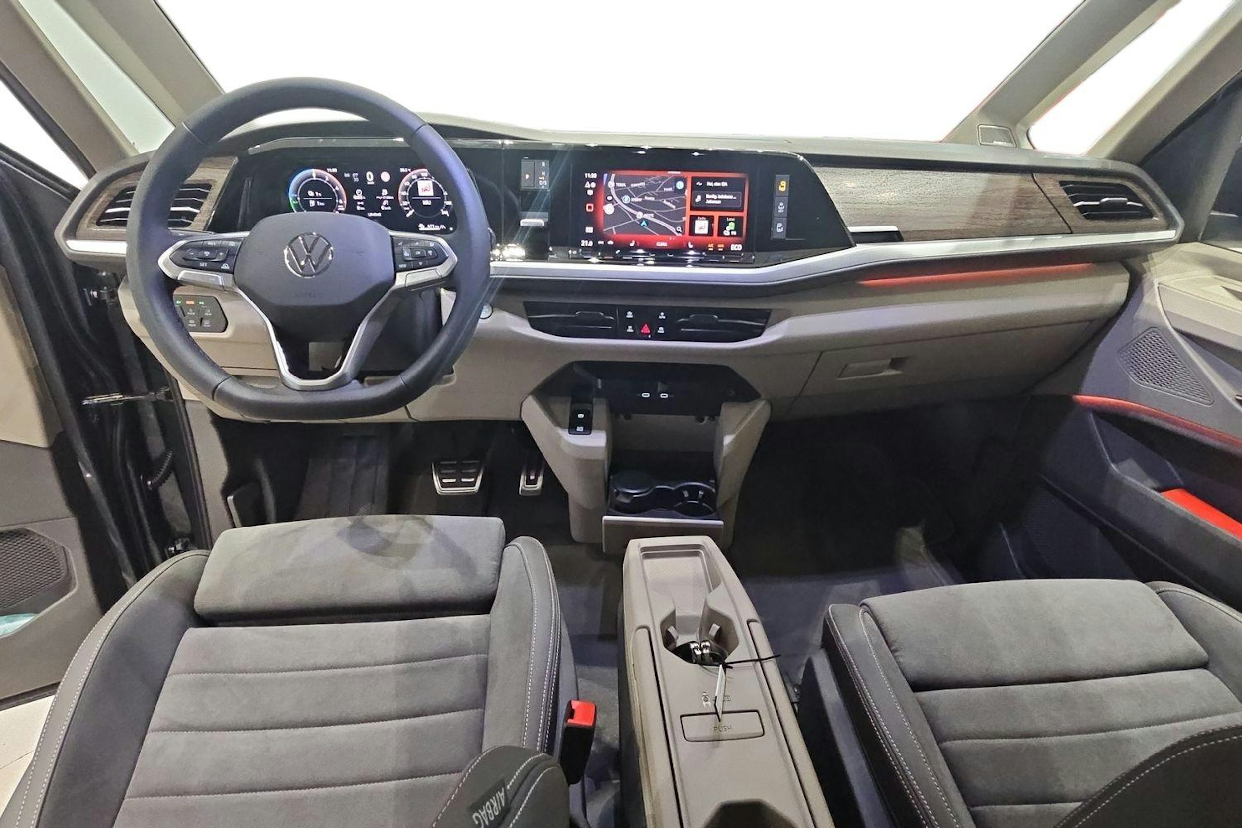 met. harmaa Volkswagen Multivan 2026 kuva 7.