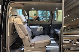met. musta Volkswagen Multivan 2026 kuva 10.