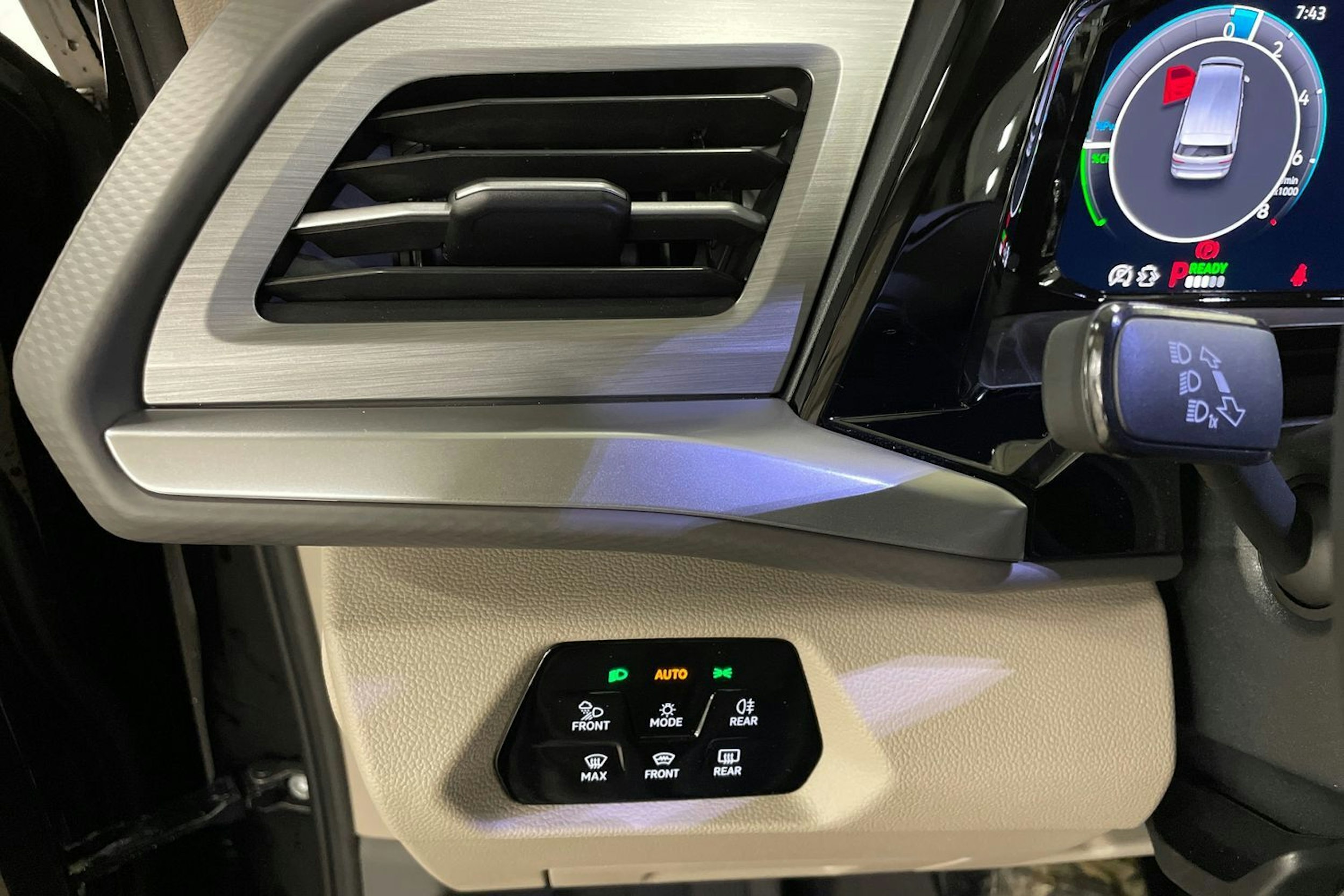 met. musta Volkswagen Multivan 2026 kuva 12.